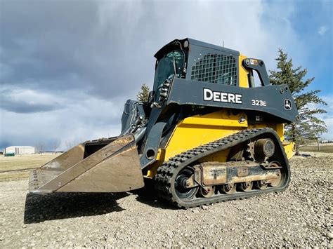 used john deere 323e skid steer